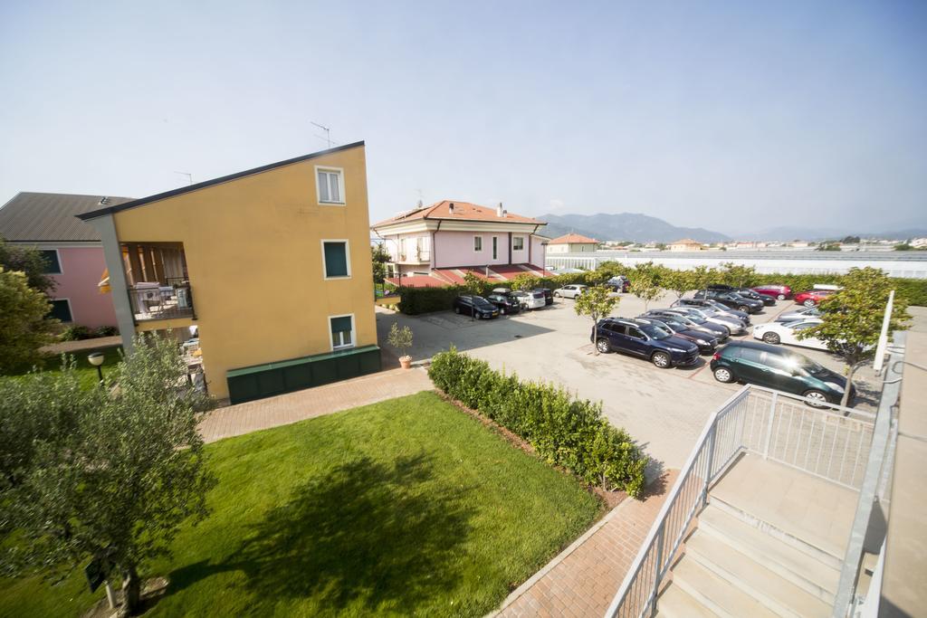 Residence Borgomare Albenga Exterior photo