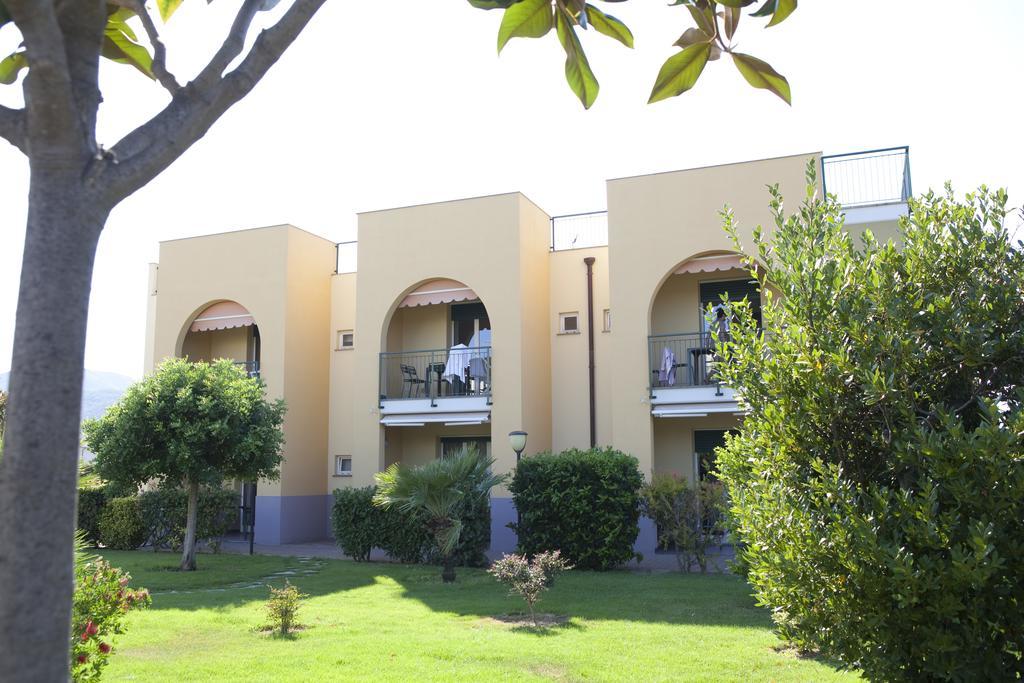 Residence Borgomare Albenga Exterior photo